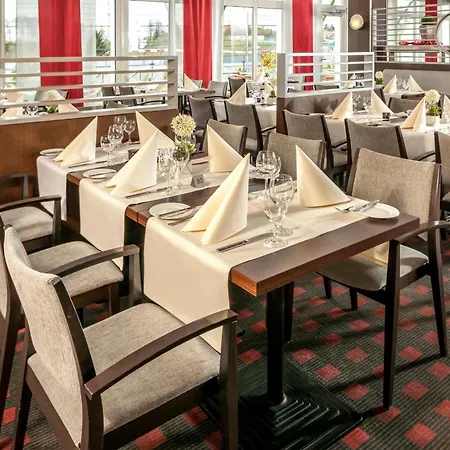 Dorint Am Nuerburgring Hocheifel نوربرغ